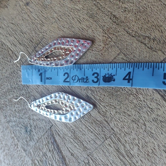 earring - Picture 3 of 3